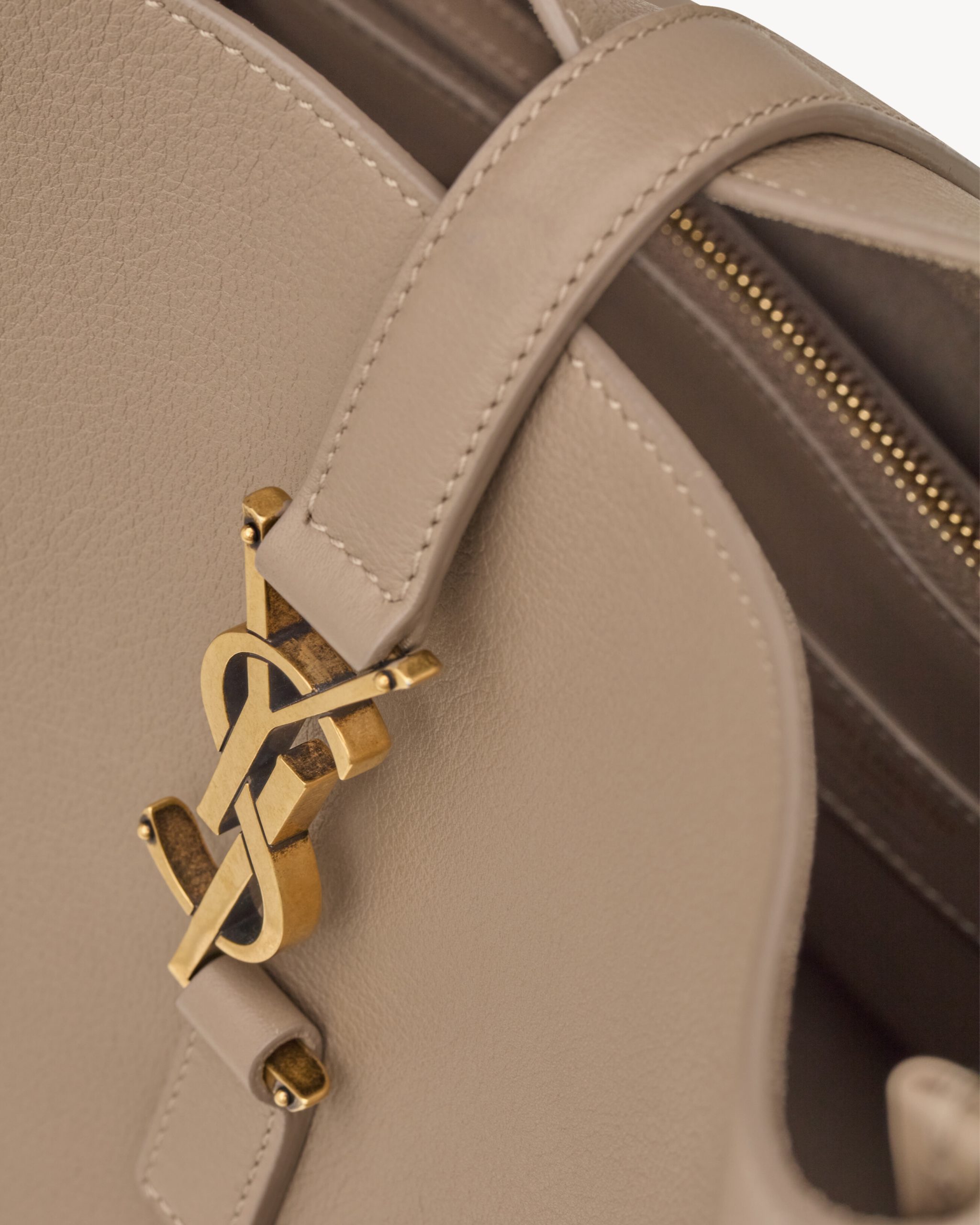 YSL LE 5 À 7 supple LARGE in grained leather - Image 2